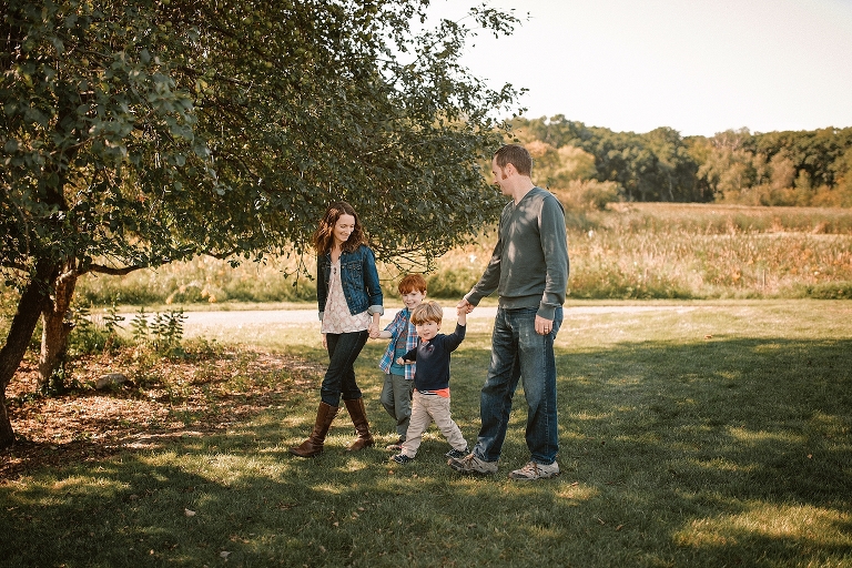 minneapolis-fall-family-photographer-015